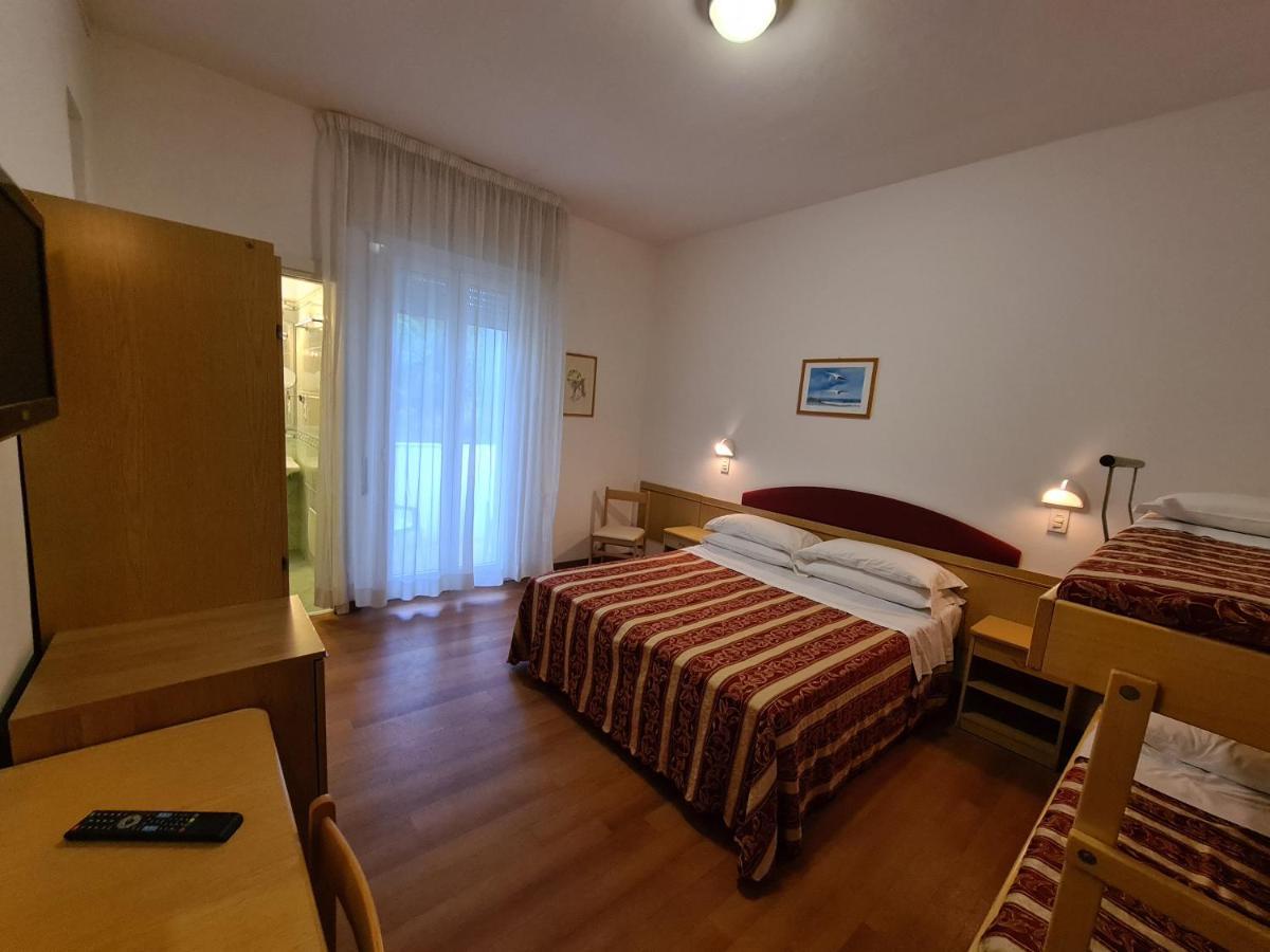 Hotel Angelus Rimini Exteriör bild