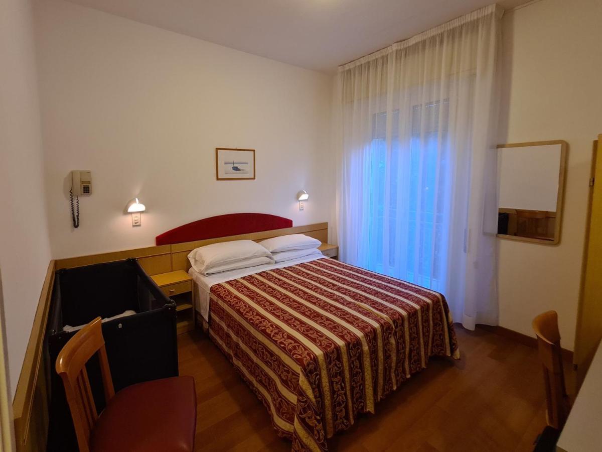 Hotel Angelus Rimini Exteriör bild