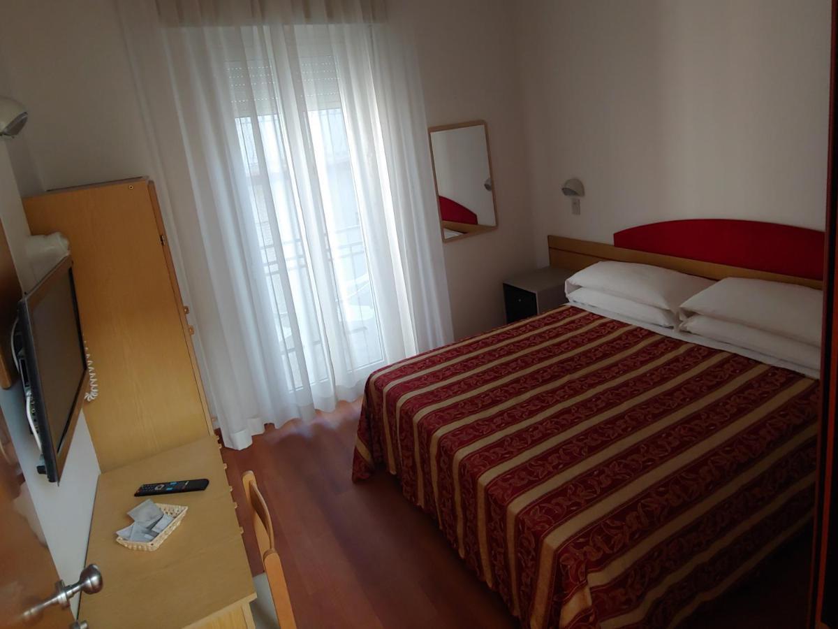 Hotel Angelus Rimini Exteriör bild