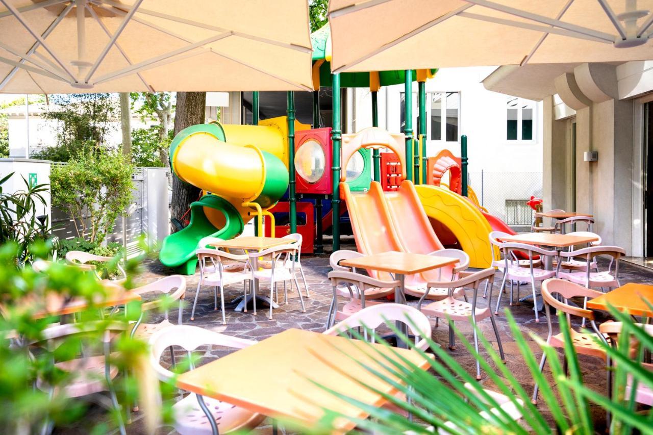Hotel Angelus Rimini Exteriör bild