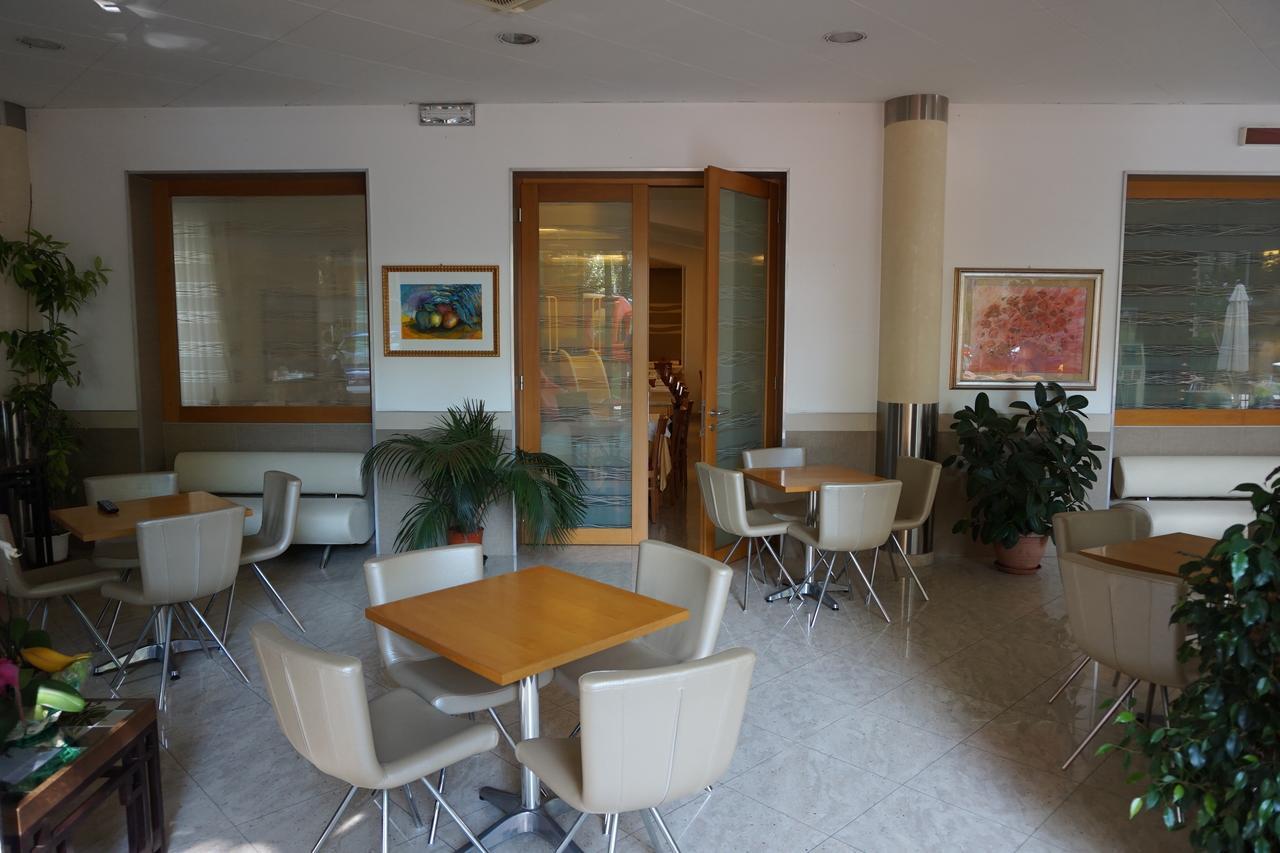 Hotel Angelus Rimini Exteriör bild