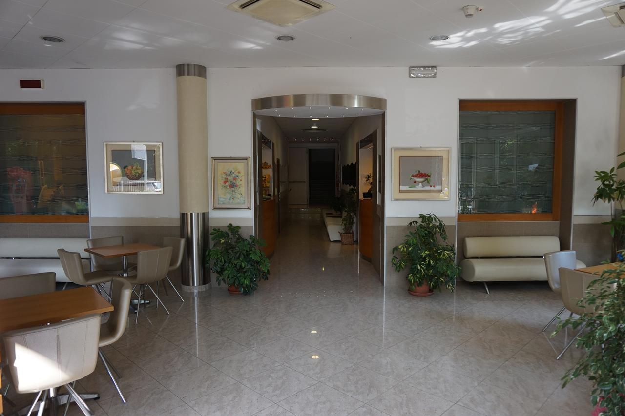Hotel Angelus Rimini Exteriör bild