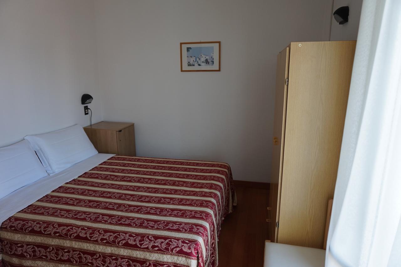 Hotel Angelus Rimini Exteriör bild