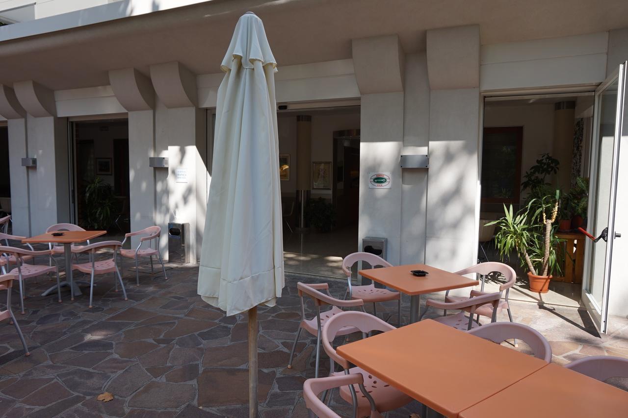 Hotel Angelus Rimini Exteriör bild