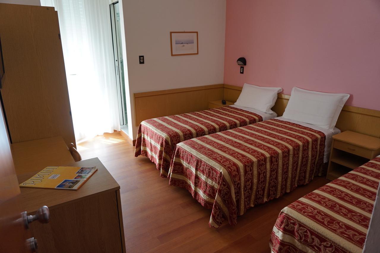 Hotel Angelus Rimini Exteriör bild