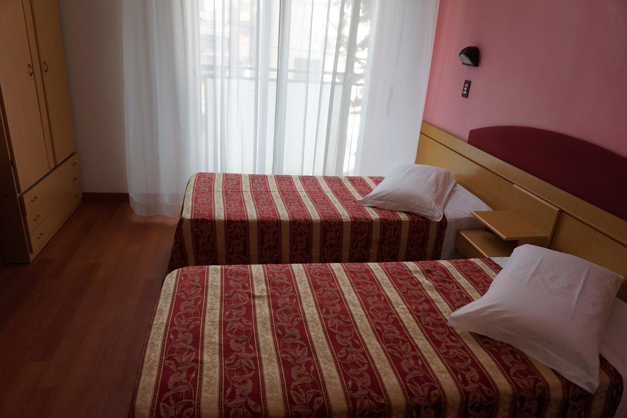 Hotel Angelus Rimini Exteriör bild
