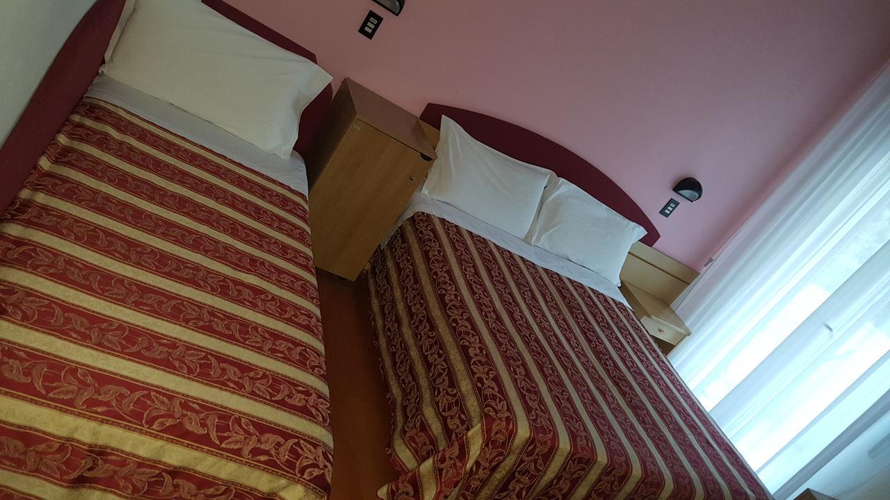 Hotel Angelus Rimini Exteriör bild
