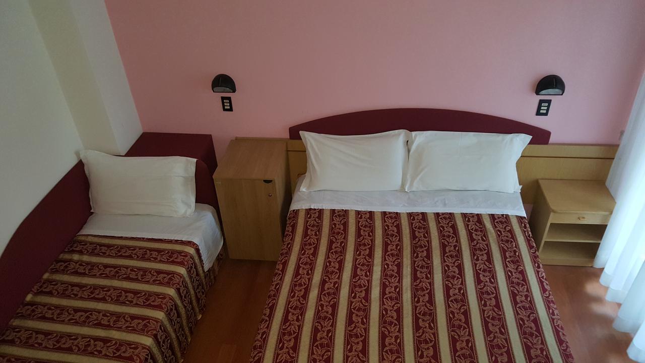 Hotel Angelus Rimini Exteriör bild