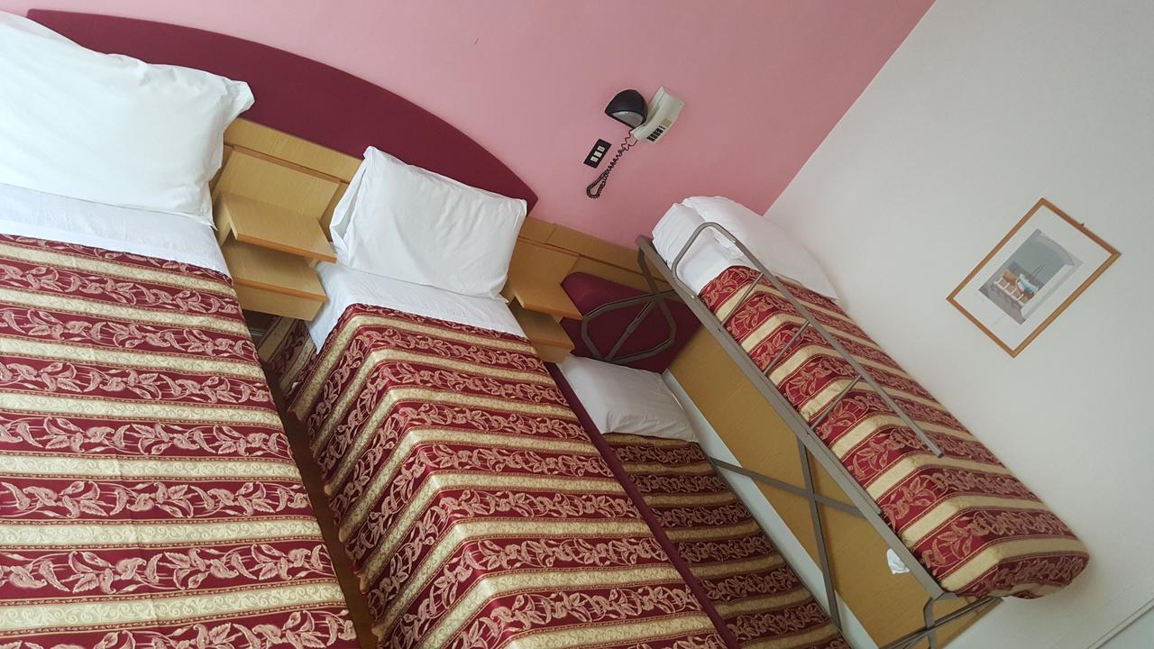 Hotel Angelus Rimini Exteriör bild