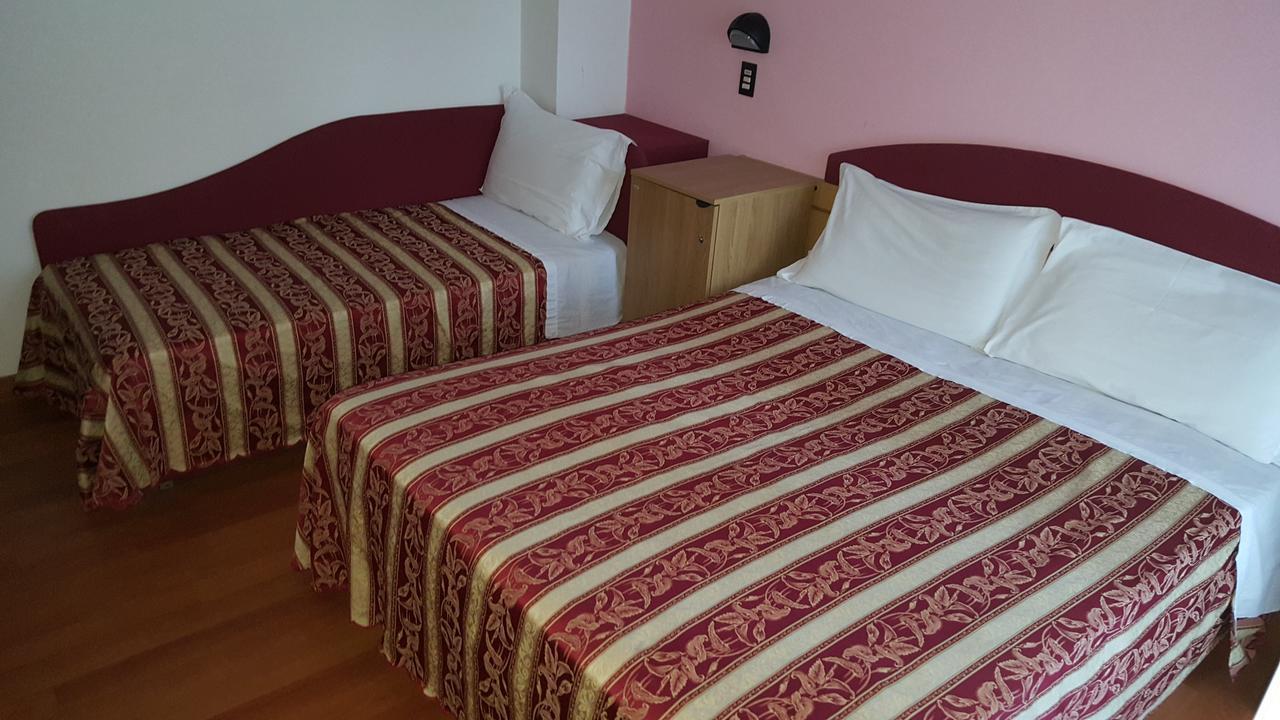 Hotel Angelus Rimini Exteriör bild