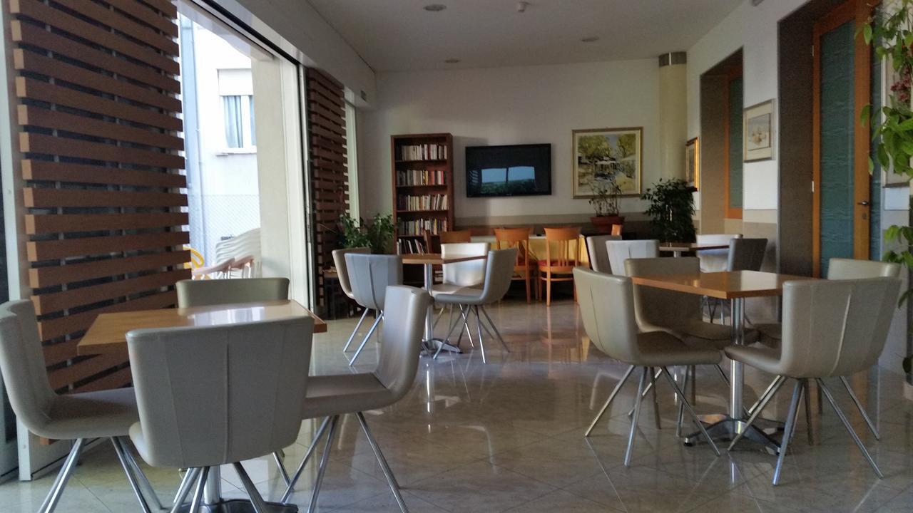Hotel Angelus Rimini Exteriör bild